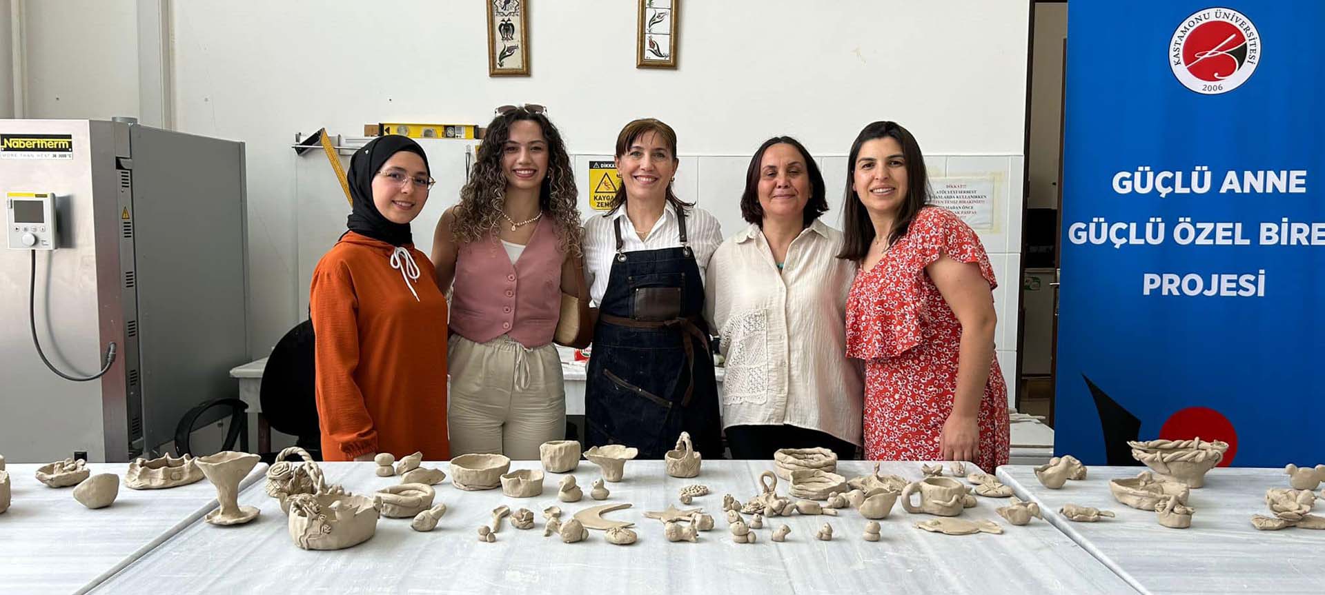 Seramik ve Cam Bölüm Başkanı Prof. Seyhan Yılmaz Tübitak 4008 “Güçlü Anne Güçlü Özel Birey” Projesinde Eğitmen Olarak Yer Aldı